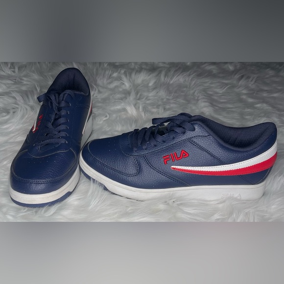 Fila Navy and Red Women's Sneakers - Picture 3 of 6